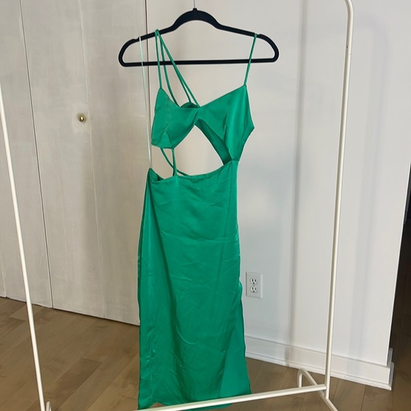 Green dress from Zara - Picture 1 of 1